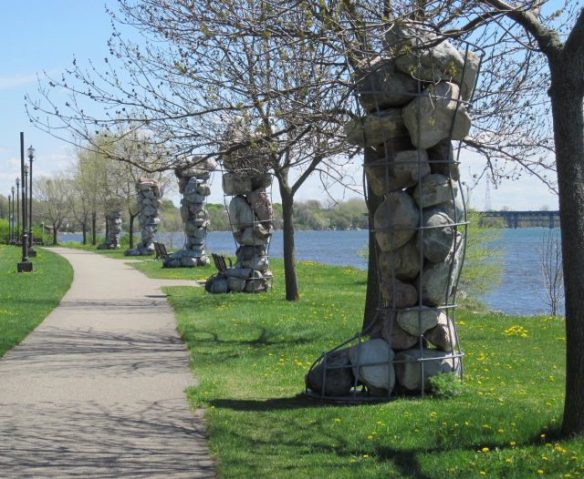 "Site/Interlude" by David Moore, 1994, Parc René-Lévesque, QC