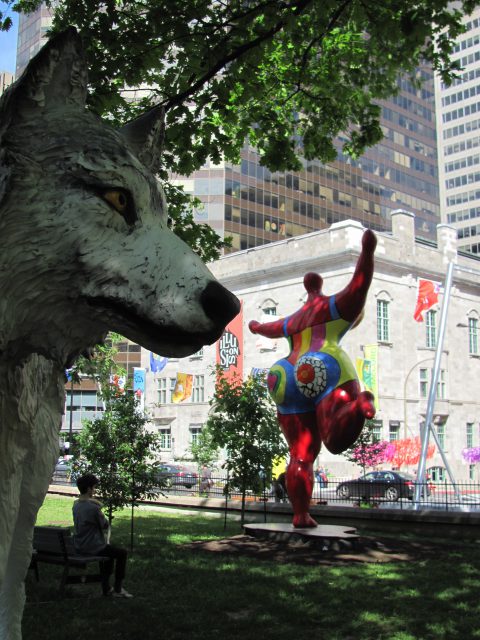 Mahihkan by Joe Fafard and Dancing Nana by Niki de Saint Phalle. La Balade pour La Paix, Montreal 2017